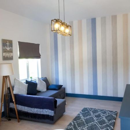 Intimate Entire Flat 9-Min Walk To Boscombe Beach 본머스 외부 사진