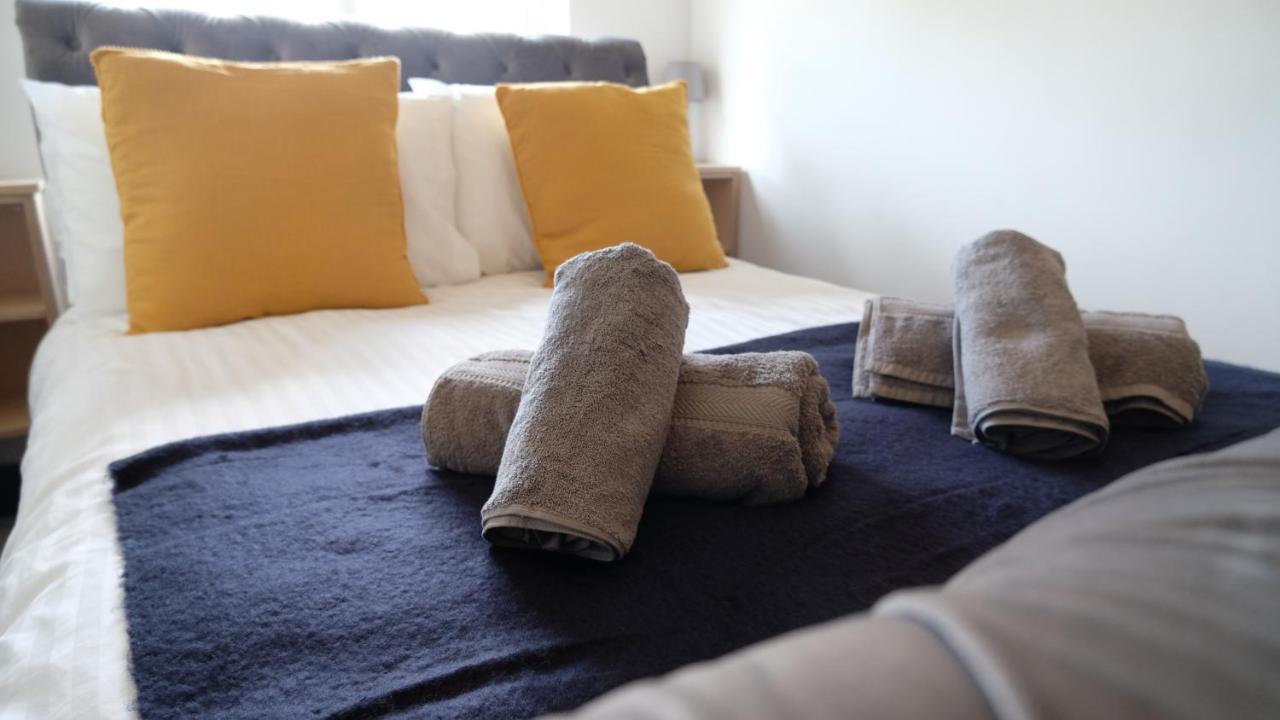 Intimate Entire Flat 9-Min Walk To Boscombe Beach 본머스 외부 사진